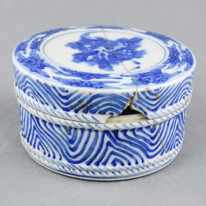 Caixa redonda em porcelana da China, Azul e Branco, Séc. XVIII