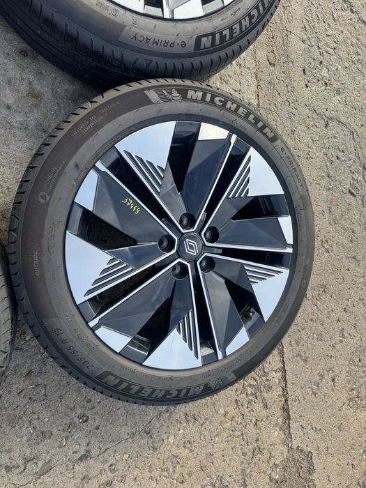 RENAULT Scenic E-Tech V 5 Koła alu felgi 205/55 R 19  403002,266R