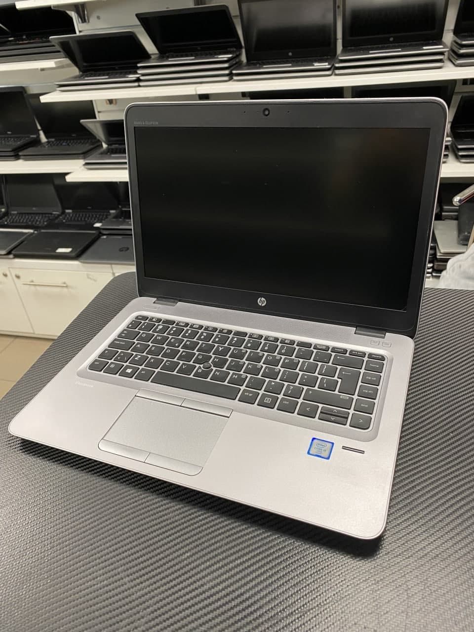 HP EliteBook 840 G3 14.1″ i5-6300U/256SSD/16GB/W10