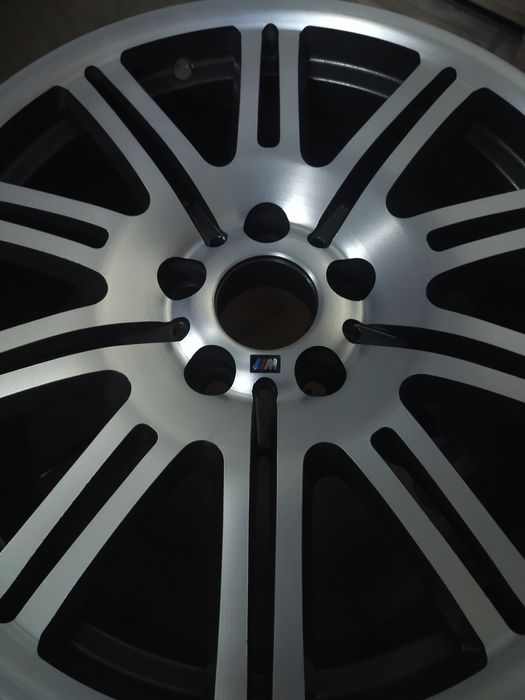 Диски BMW M  R19 5/120 (67 стиль) одноширокі.