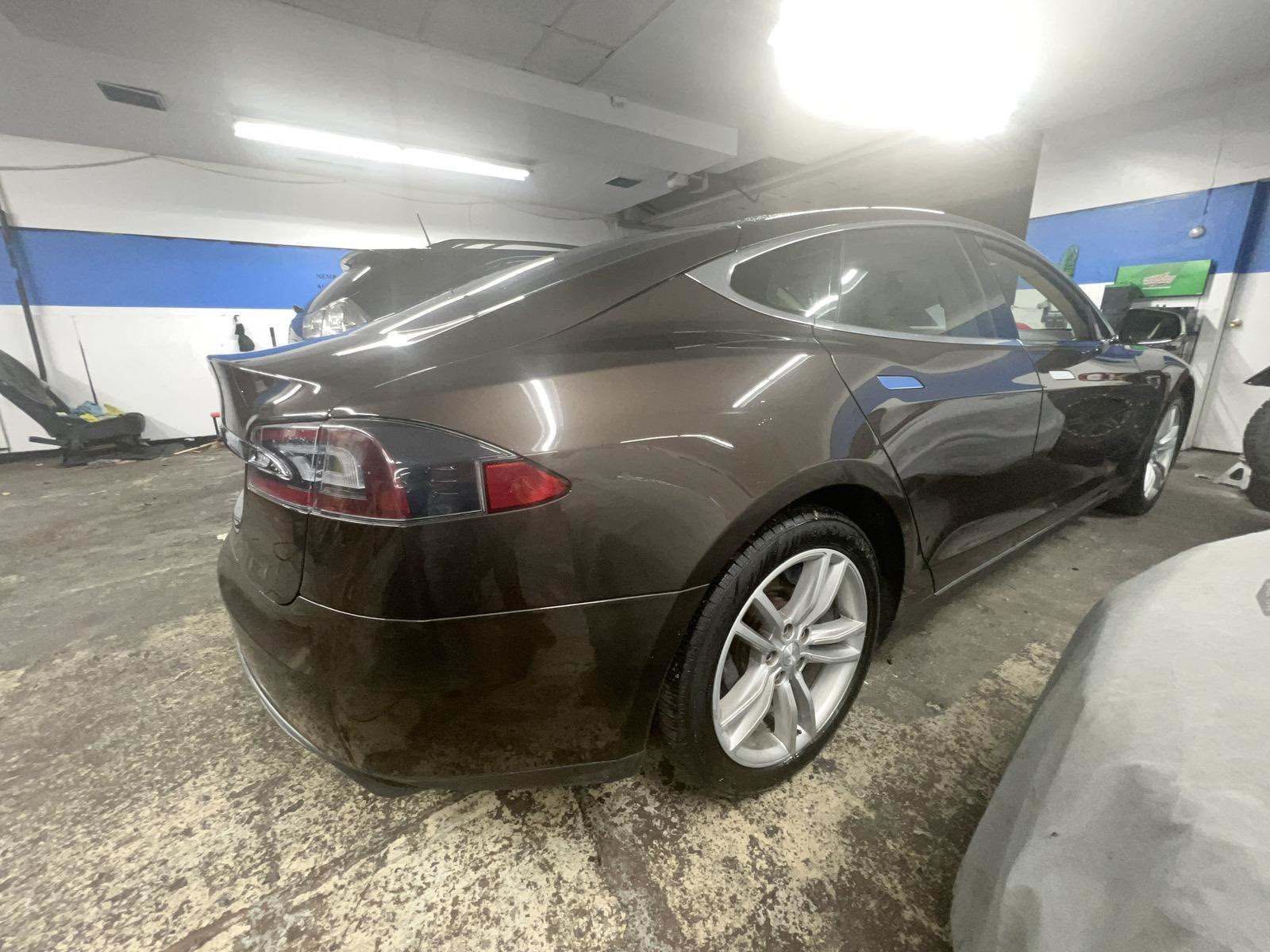 2014 Tesla Model S 4D