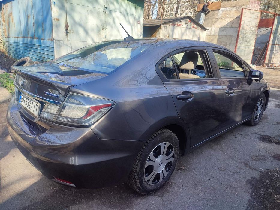 Продам Honda Civic hybrid 2015 г