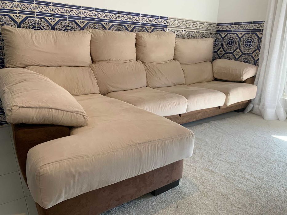 Sofá 4 lugares com chaise e assentos extensíveis