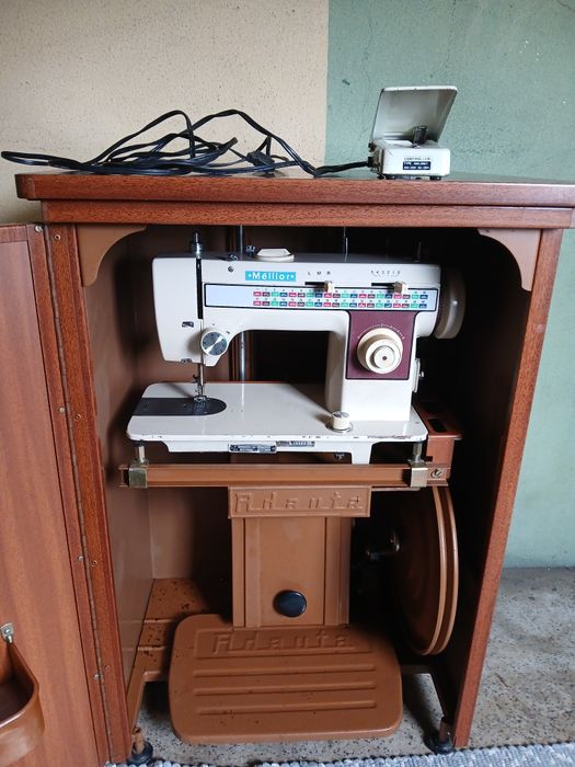 Máquina de costura eléctrica