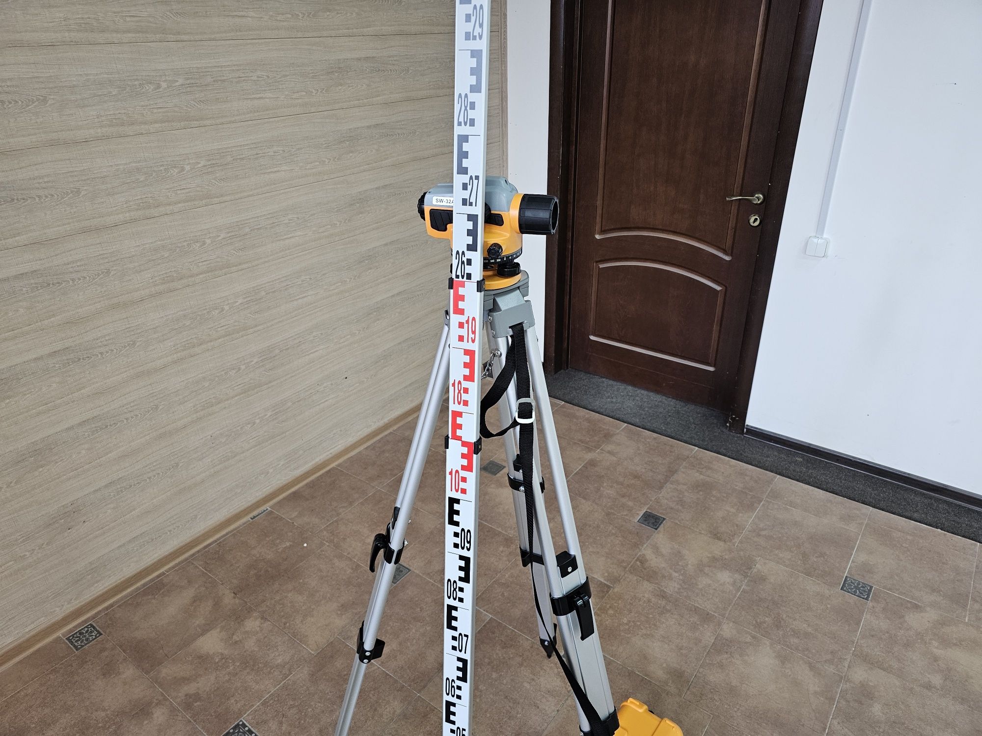 Профессиональный Комплект Нивелир Sndway SW-32A +Штатив +Рейка 3м+уров