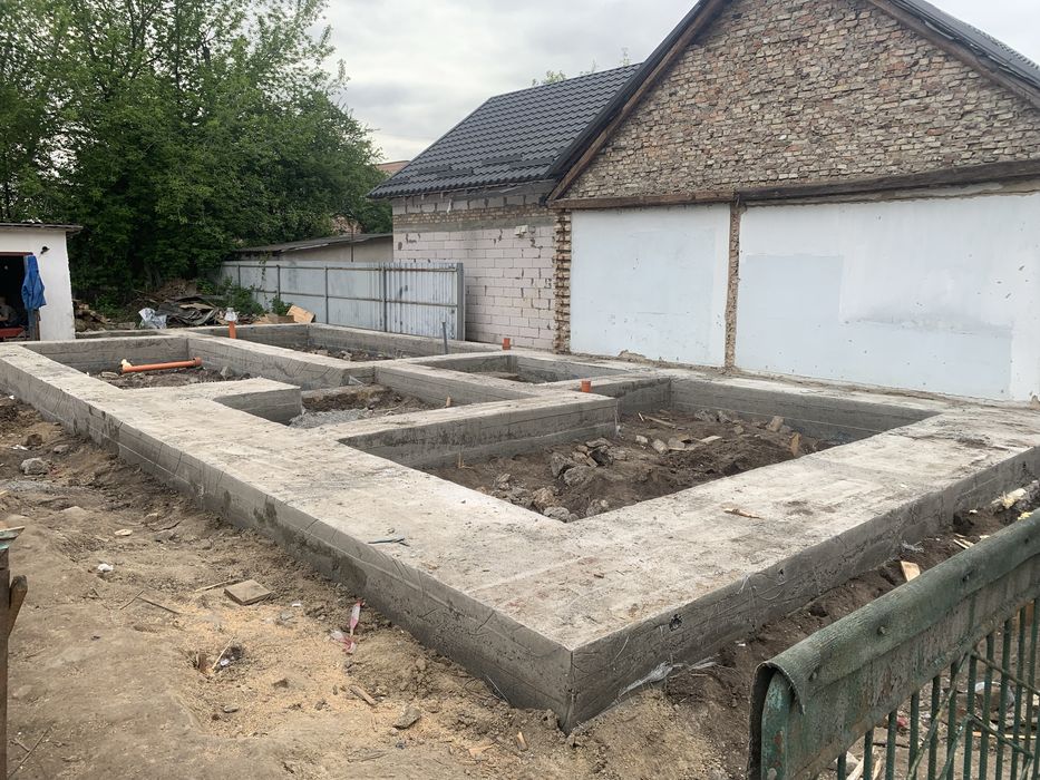 Виконуємо монолітні та будівеліні роботи