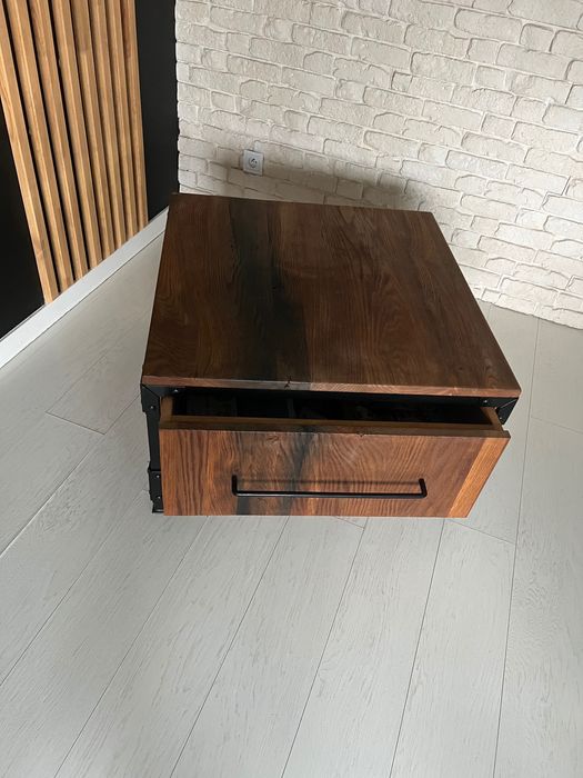 Stolik, stare drewno