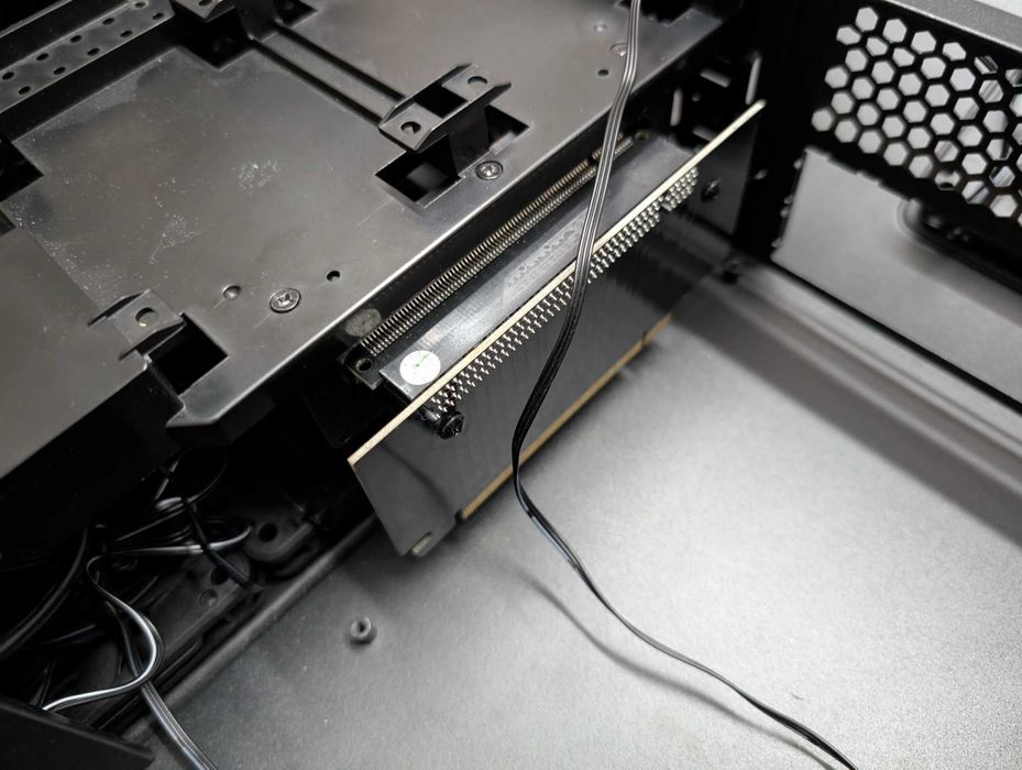 Caixa MiniITX SilverStone RVZ03-ARGB