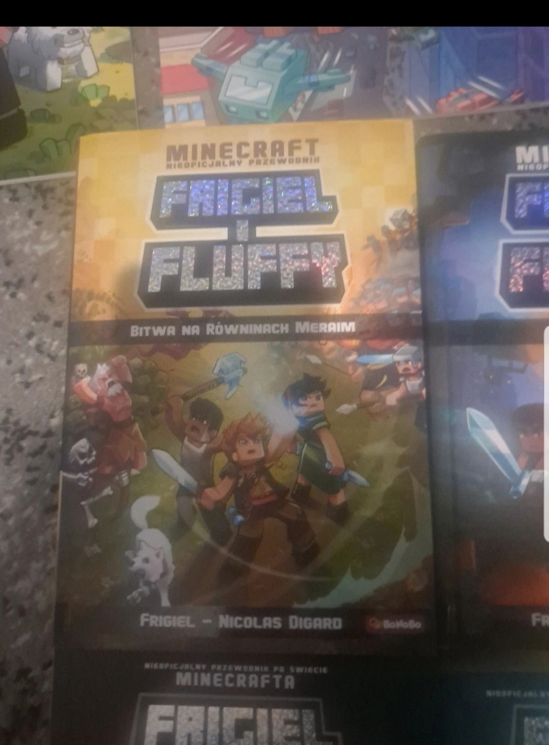 Minecraft- Frigiel i Fluffy. 8 książek