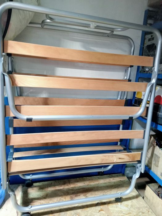 Продам, раскладушку на ломелях ,