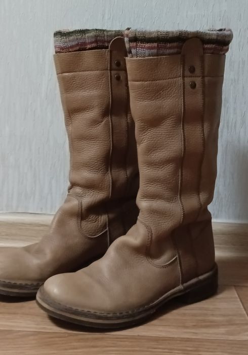 Продам модні шкіряні чобітки