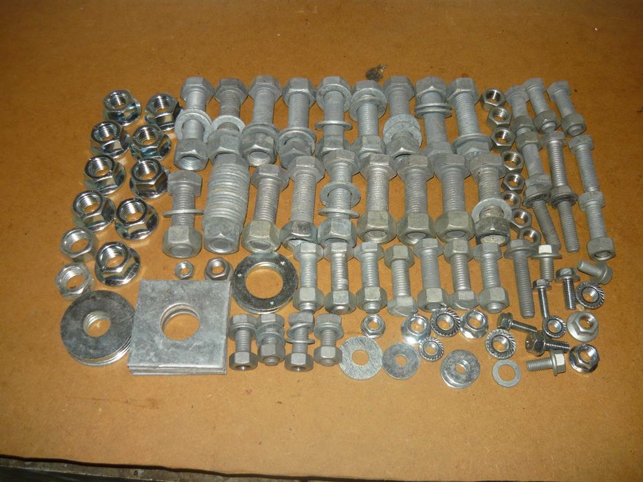 śruby nakrętki podkładki  różne ocynk M6 M8 M10 M12 M16