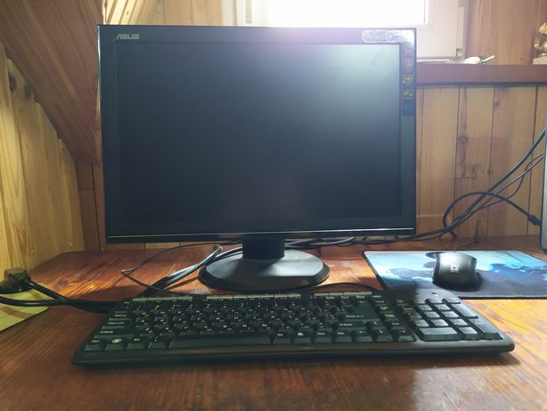 Компьютер в сборе, монитор+ мышка+клавиатура+вай фай адаптер.