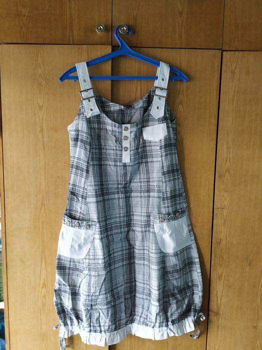 Женское платье. Практически никто не носил.