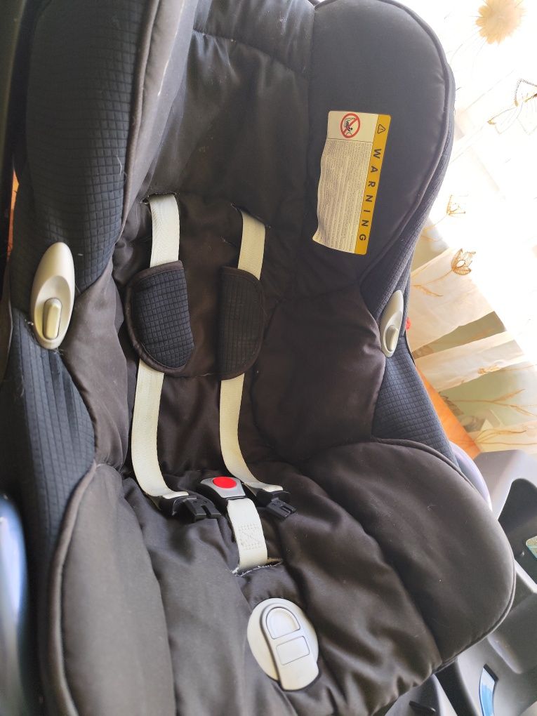 Fotelik Maxi Cosi z bazą ISOFIX