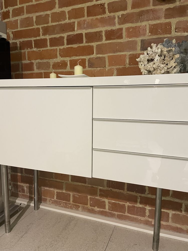 Szafka Ikea stojąca i powieszona