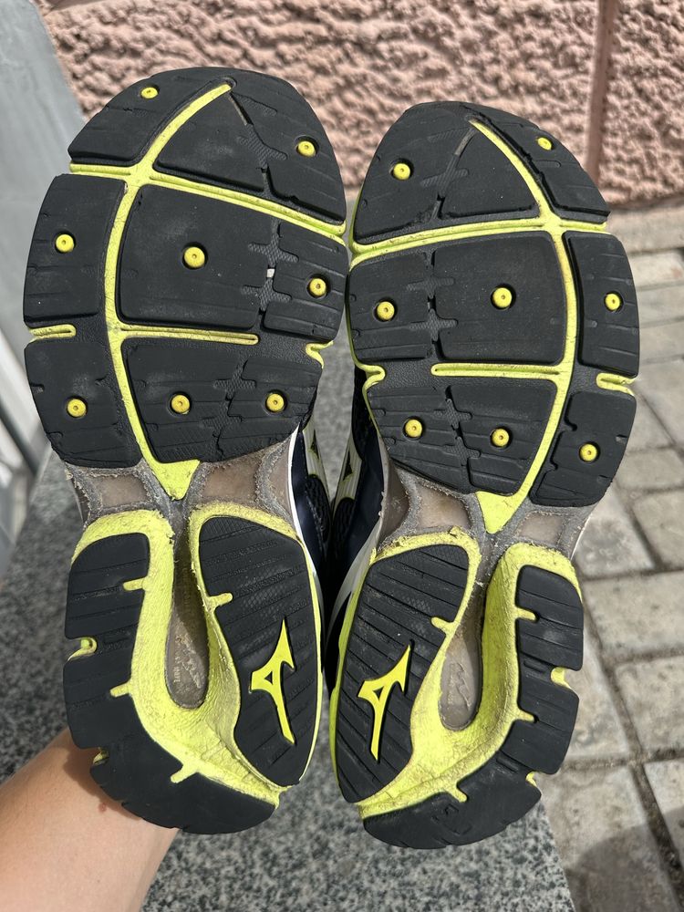 Mizuno Wave Enigma 5 45 размер оригинал кроссовки