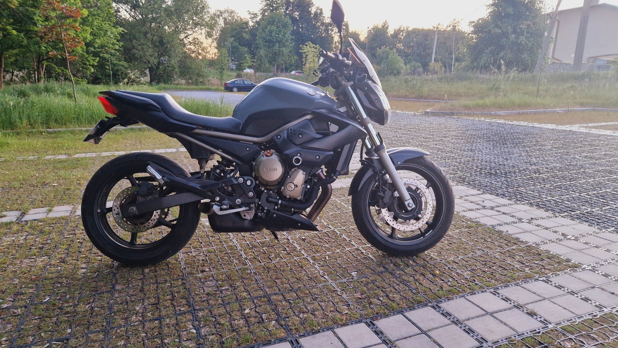 Yamaha XJ6 Naked 2012 - Idealny Stan