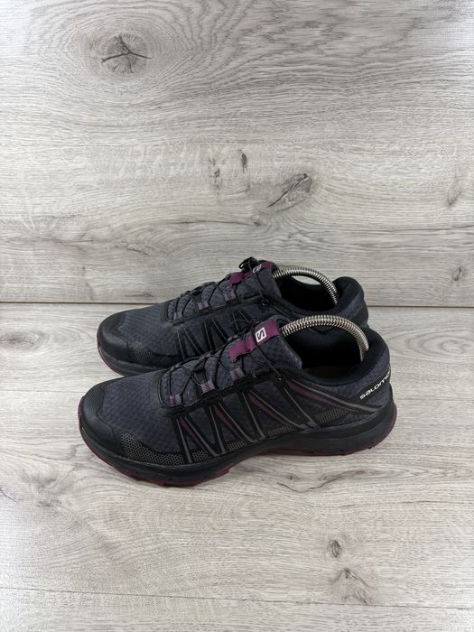 Salomon жіночі кросівки 41 розмір