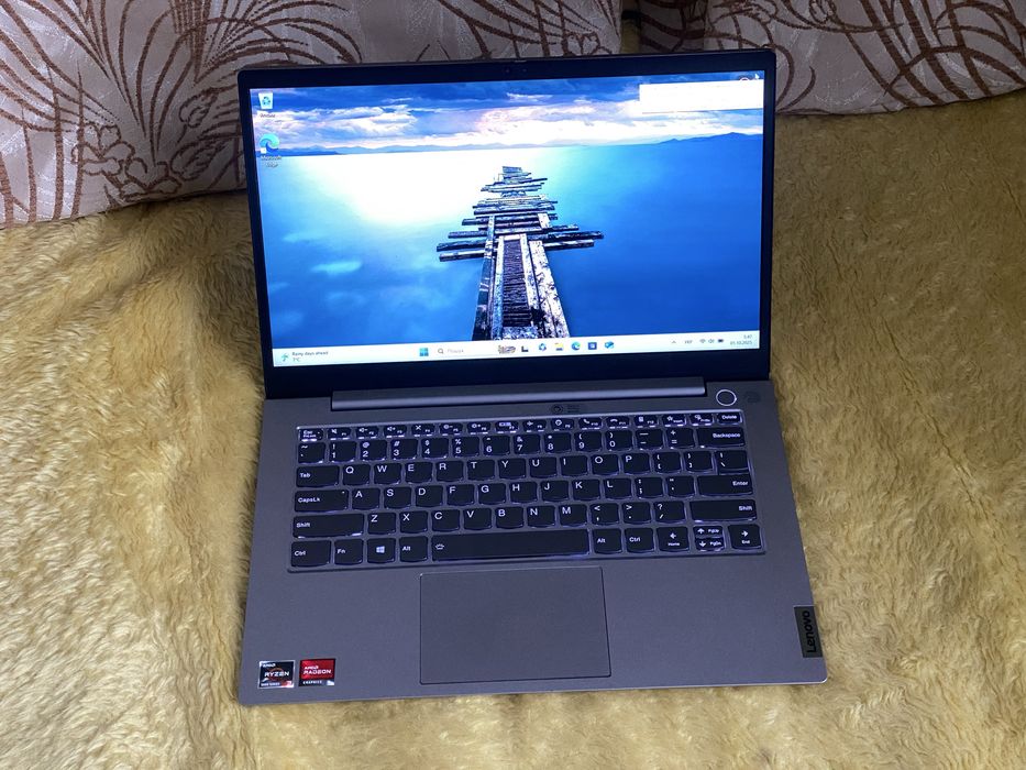 Lenovo ThinkBook 14 g3  Ryzen 5300U/8Gb/256Gb