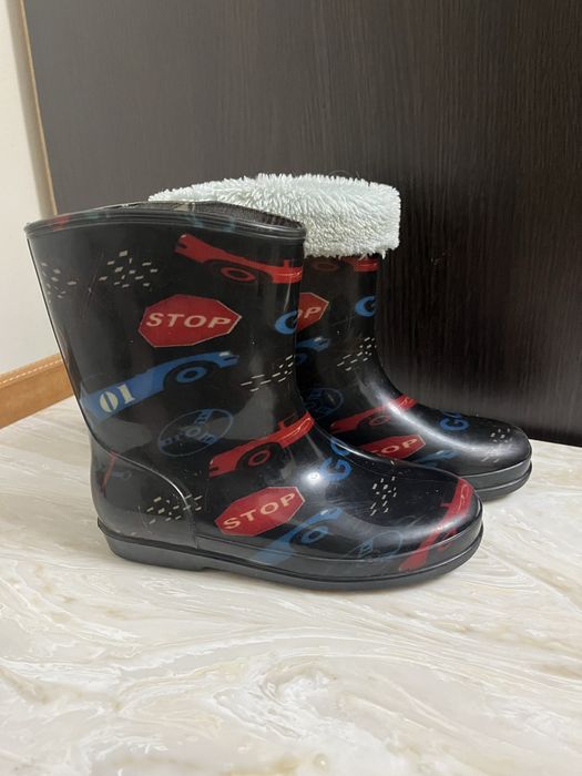 Продам дитячі гумові чобітки,резинові сапожки