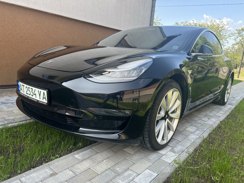 Telsa model 3 mid range CCS2