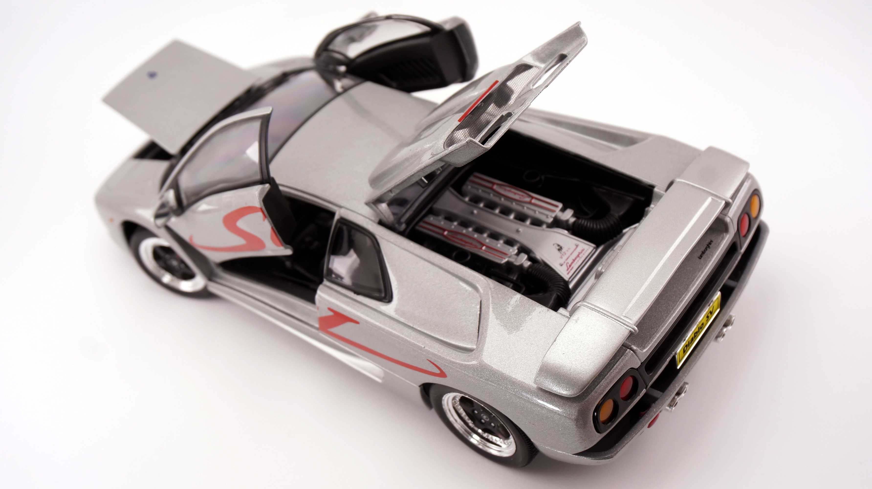 Модель Welly 1:18 Lamborghini Diablo SV (1995) Silver/Red