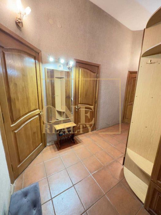 Довготривала оренда 3к Центр, метро Олімпійська, Євроремонт, БЕЗ %%%