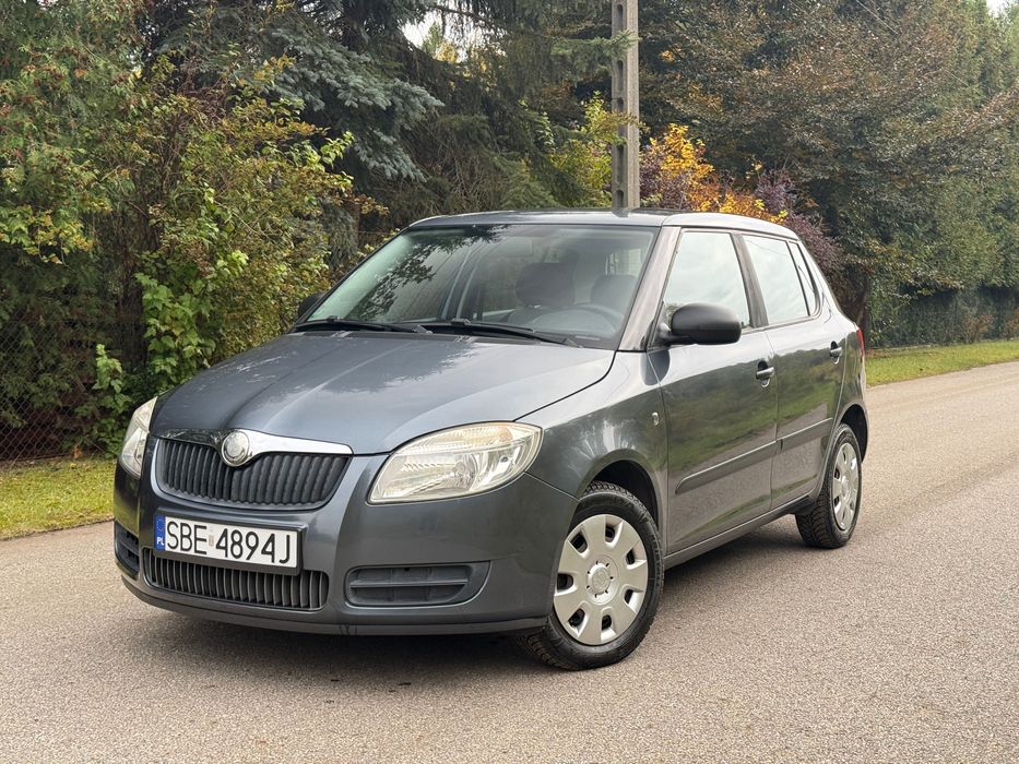 Skoda Fabia II 2009r 1.2 benzyna, klimatyzacja, Dwa komplety opon
