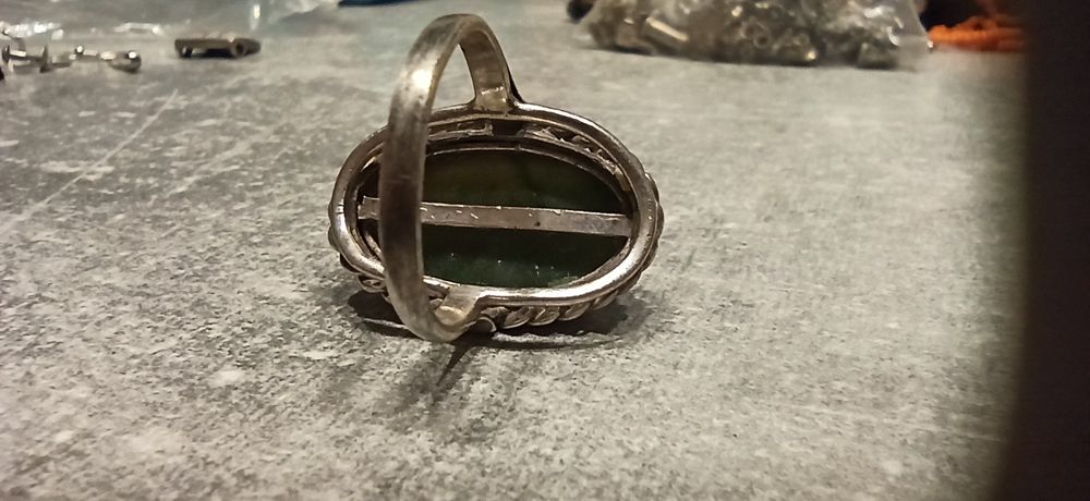 Pierścionek PRL ze srebra z nafrytem