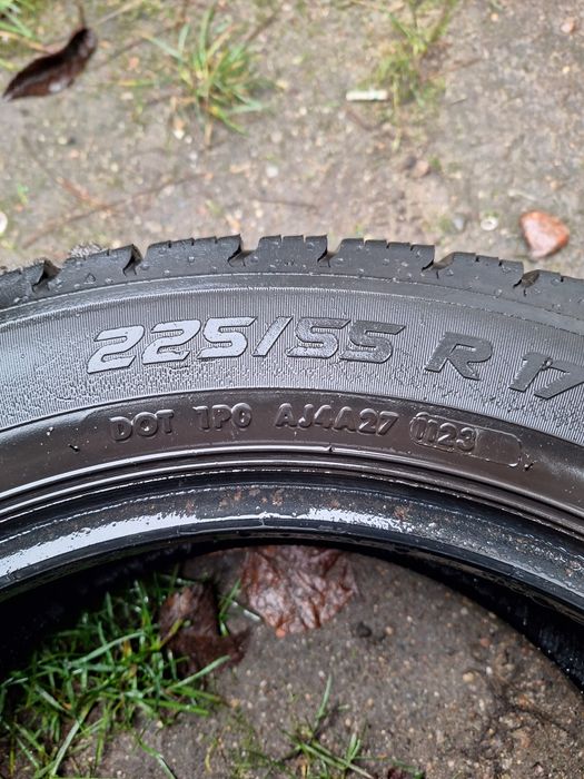 Opony wielosezonowe 225 55 R17 c Vredestein Comtrac 2