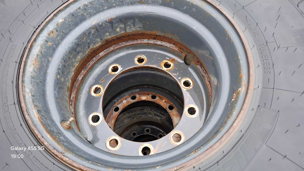 Komplet 4 szt kół 10 dziur 445/70 R19.5