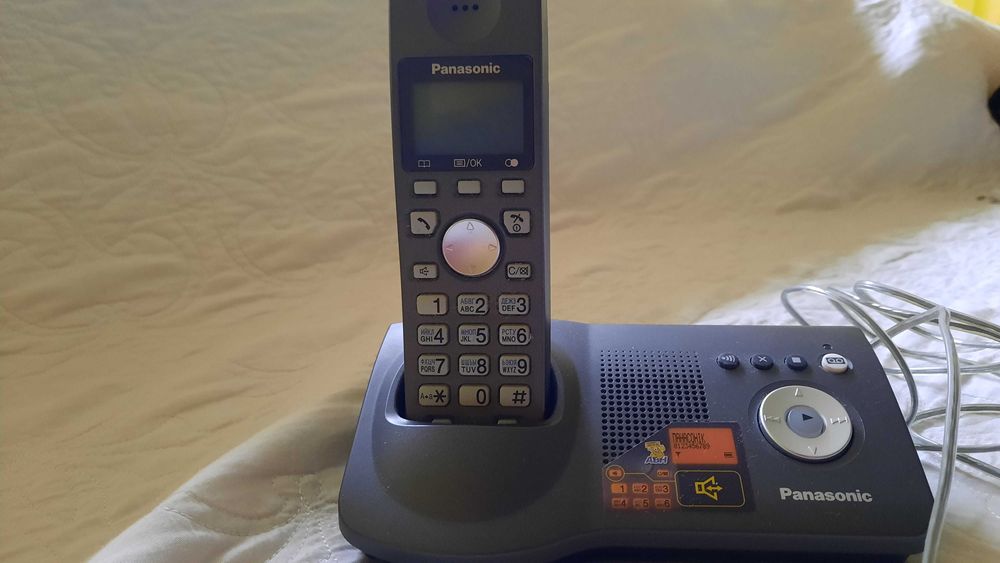 Радіотелефон Panasonic KX-TG7127UA для дому та офісу