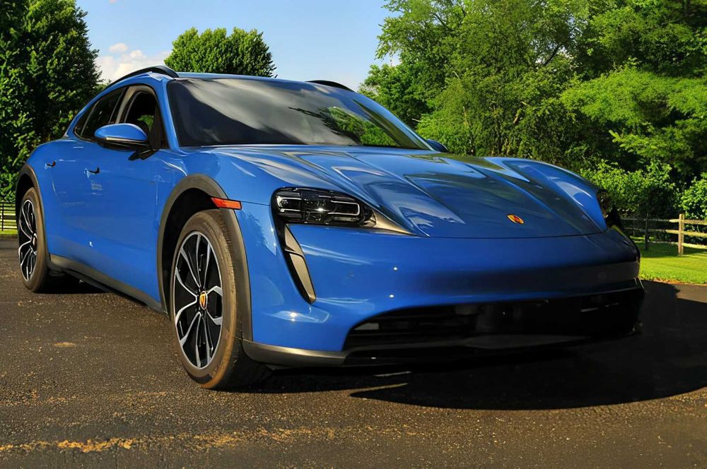 Porsche Taycan      2022