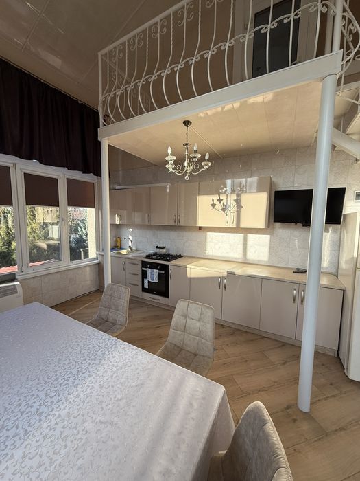 Сдам дом Архитекторская  с ремонтом 4 к 150 м ,место для авто! Киевски