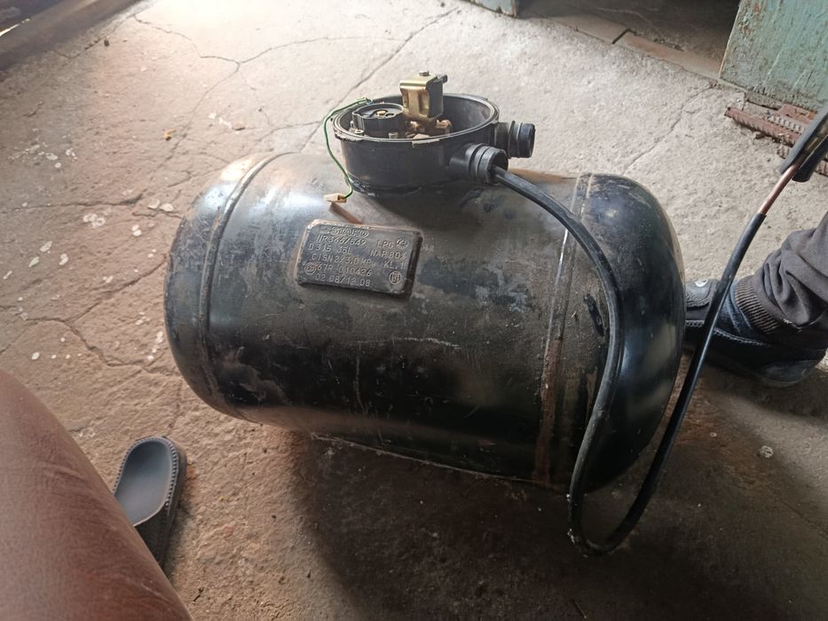 Продам газовий балон 35л