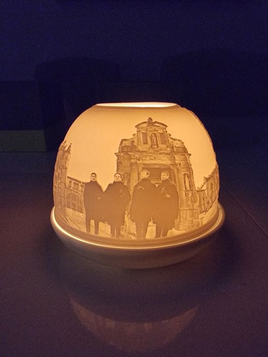 Lamparina em porcelana biscuit