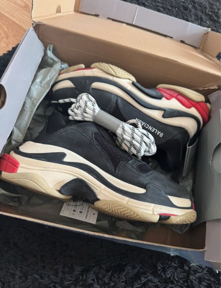 Balenciaga triple S