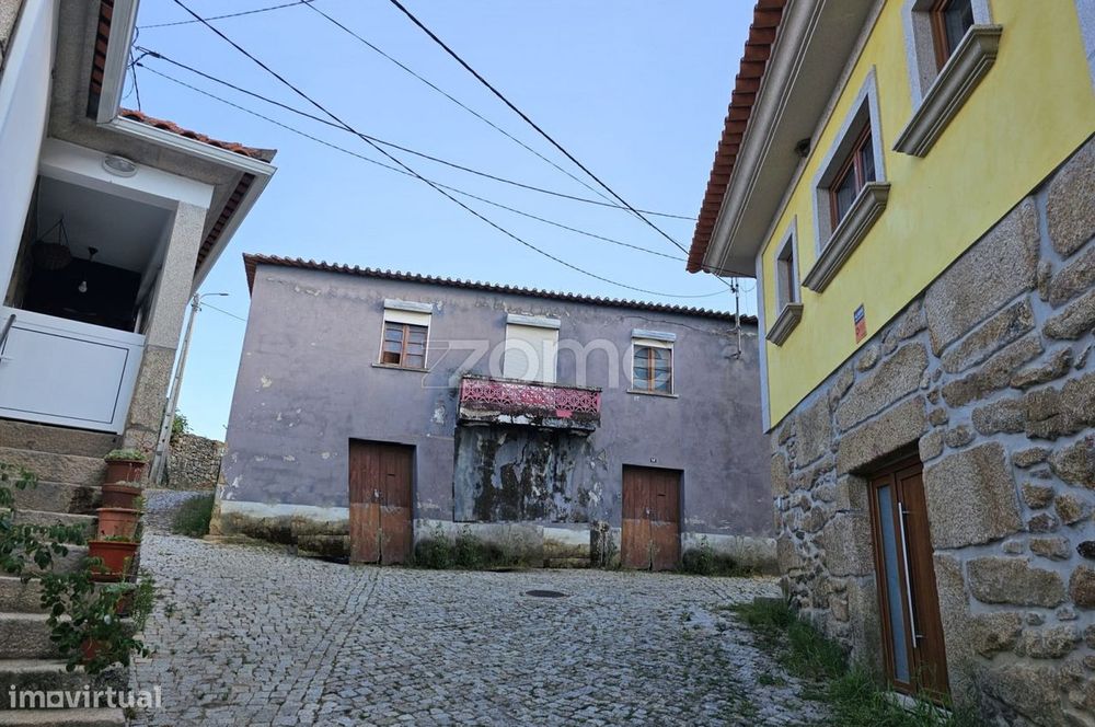 Moradia, Noura e Palheiros