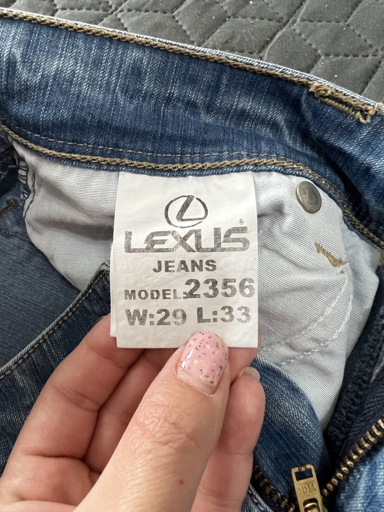 Джинсы Lexus