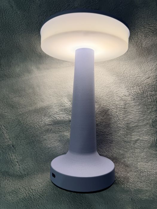 Bezprzewodowa lampka LED