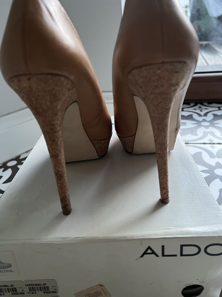 Buty damskie na obcasie szpilki beżowe Aldo rozmiar 39