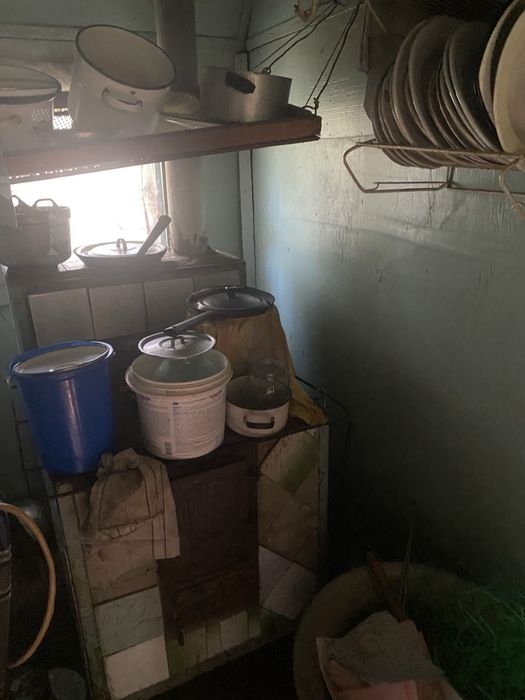 Продаж дачний будинок і прилегла земля