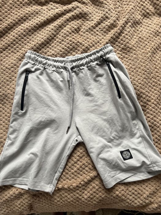 Шорты stone island в хорошем состоянии