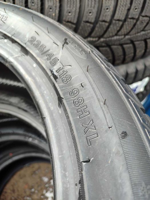 Grenlander 235/45 R18 98H Winter GL868