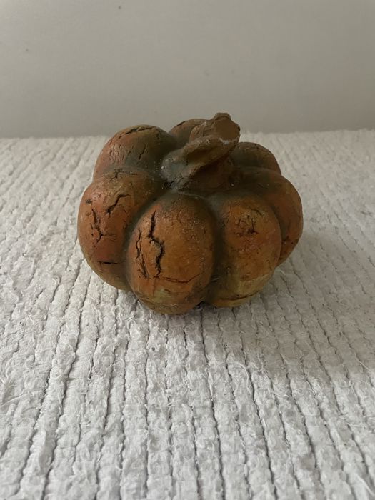 Fruteira com peças em barro