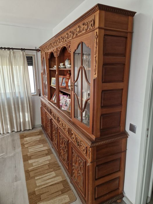 Conjunto de sala, mesa e 6 cadeiras em madeira socopira