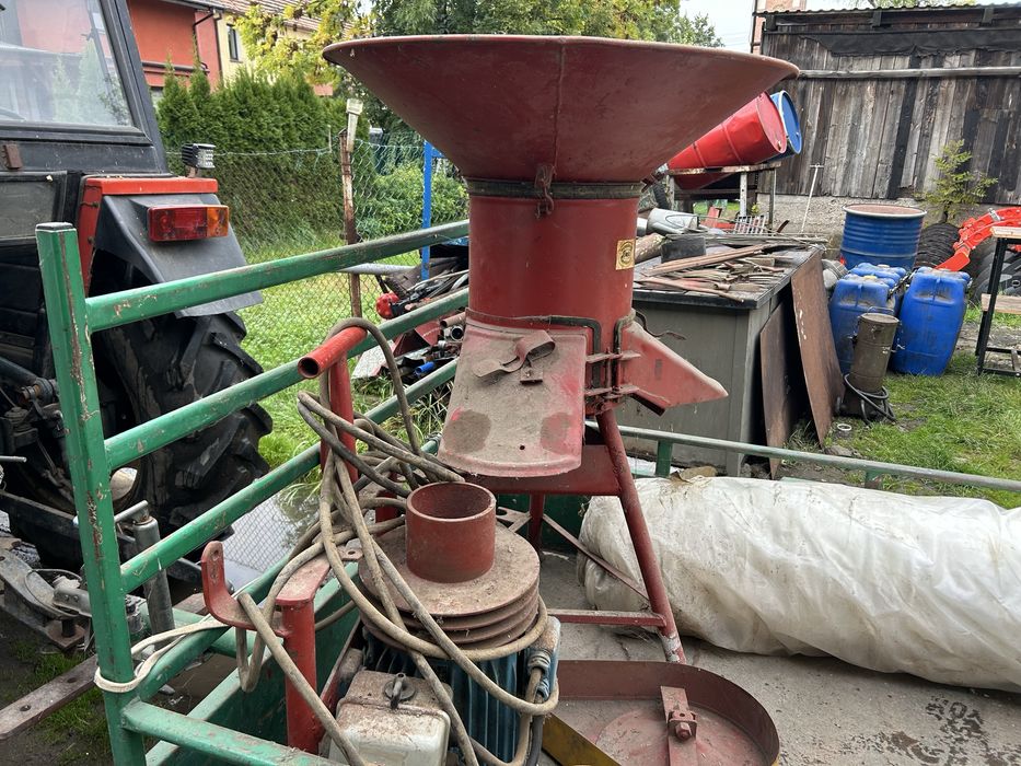 Śrutownik Bąk Rozdrabniacz pszenicy paszy NOWY silnik elektryczny SITA