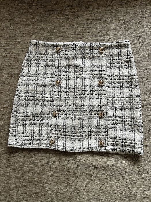 Твідова спідниця міні, біло-чорна, з ґудзиками, розмір М