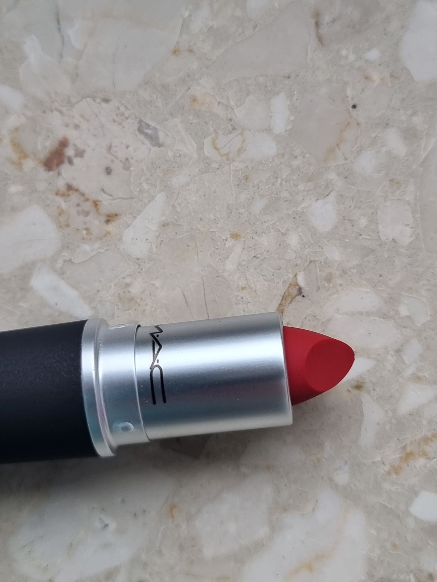 MAC powder kiss lipstick szminka